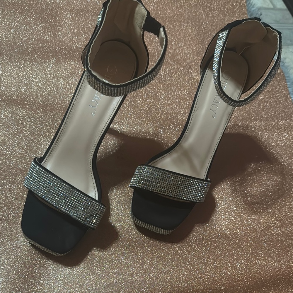 Delicacy Black and Silver Elegant Heels